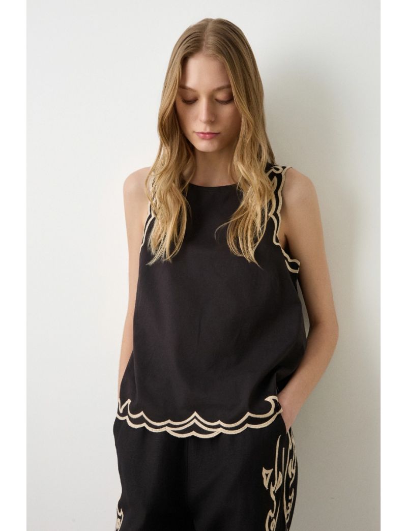 TOP CAVA REBORDOS BORDADOS