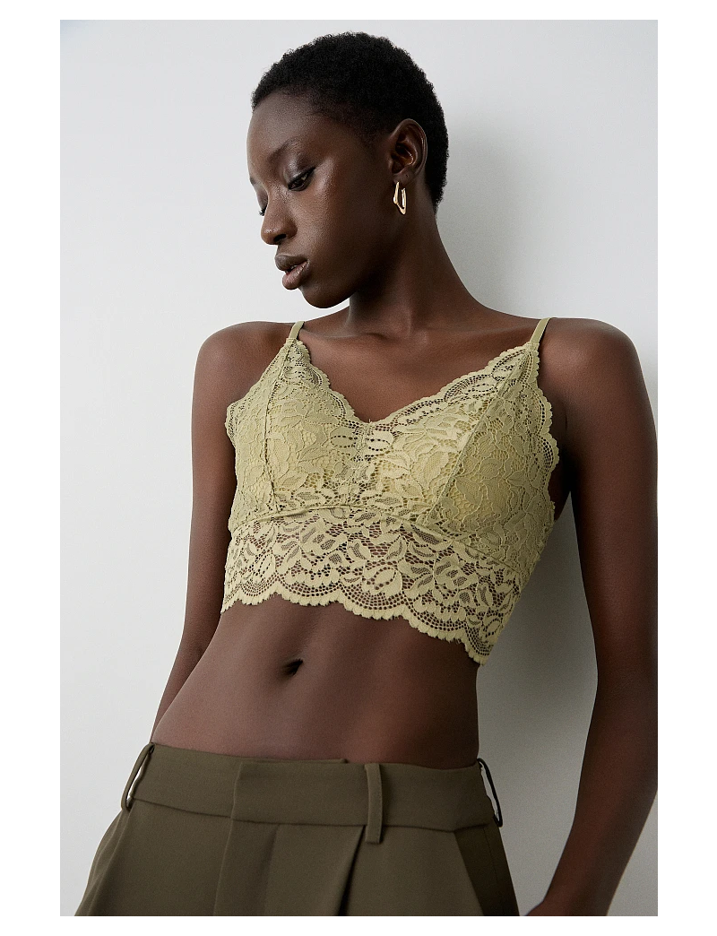 BUSTIER DE RENDA COM COPA