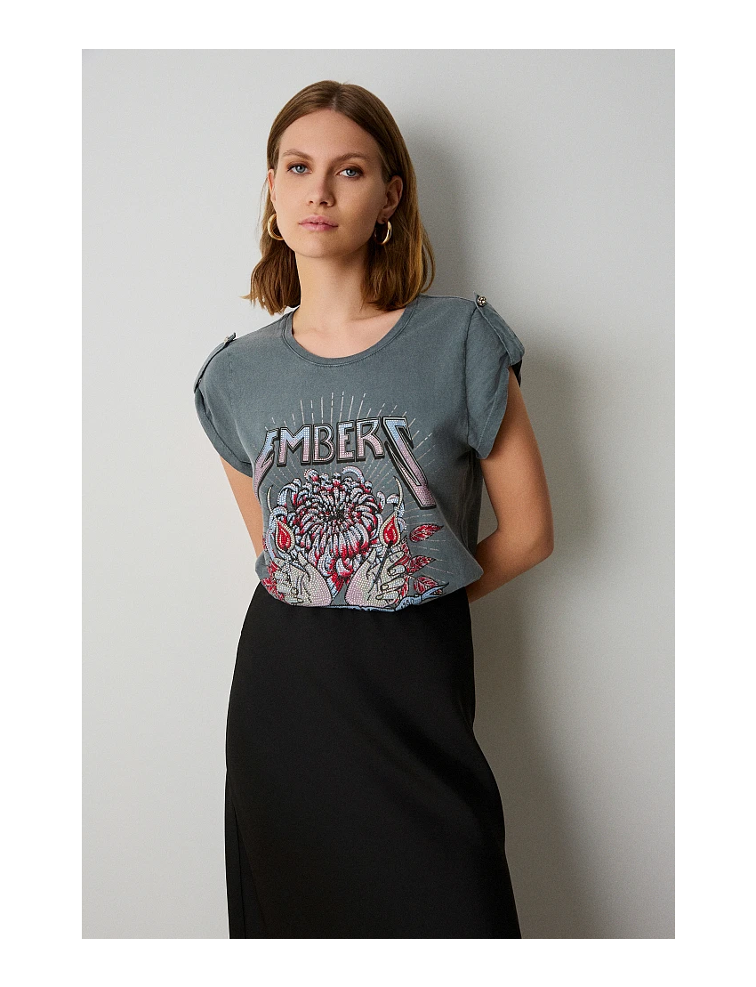 TSHIRT COM ESTAMPA E STRASS ROCKER