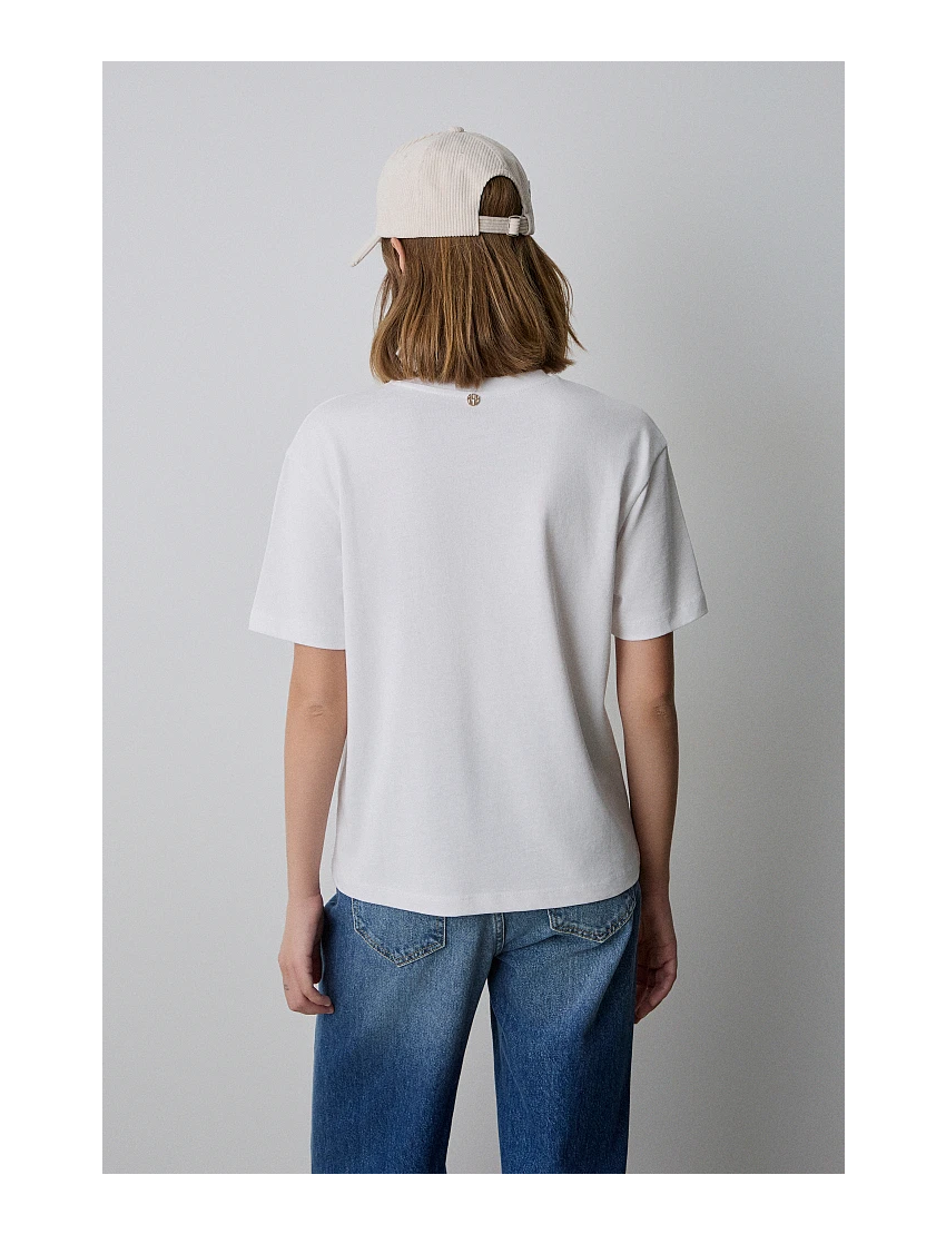 TSHIRT COM ESTAMPA GREGA BORDADA 