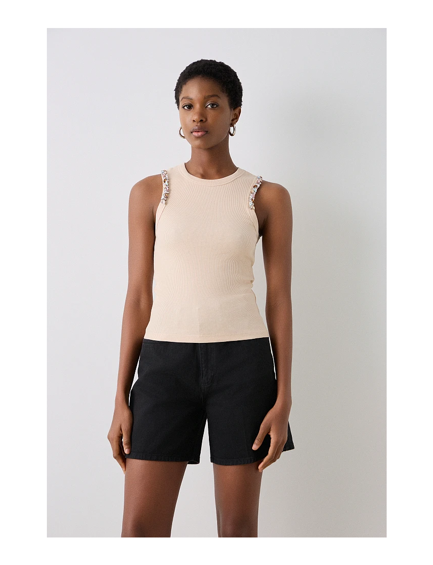 TOP SLINGLETE CANELADO COM PEDRARIAS