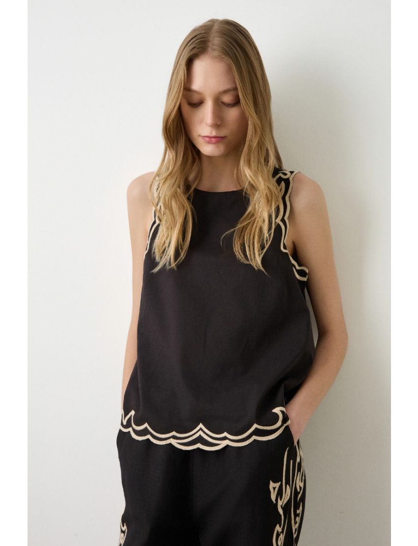 TOP CAVA REBORDOS BORDADOS