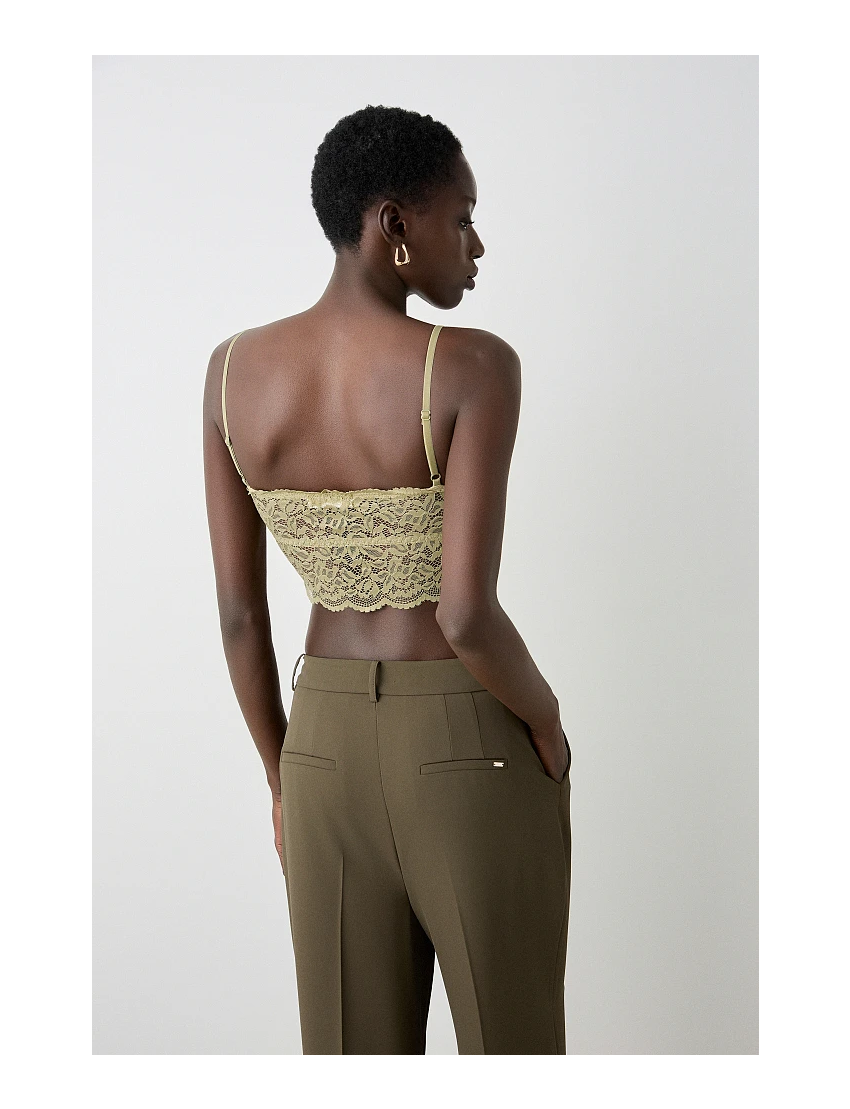 BUSTIER DE RENDA COM COPA