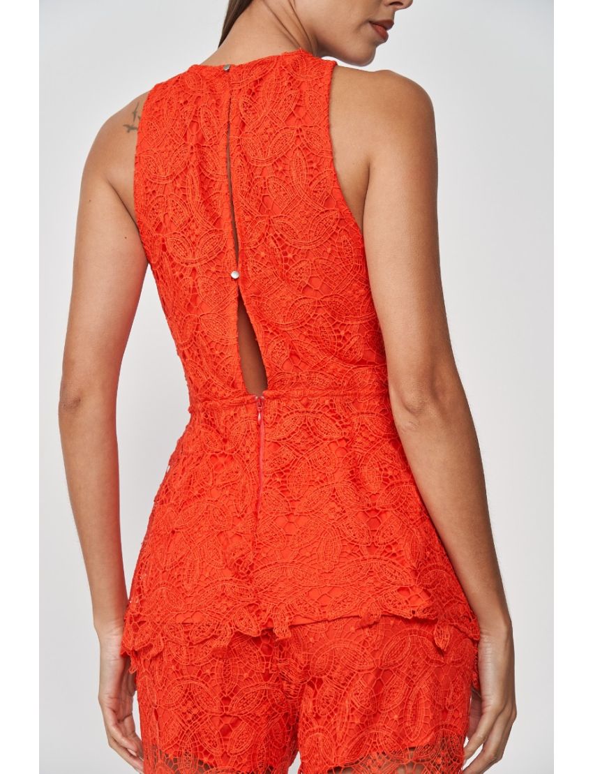 TOP CAVA RENDADO COM PEPLUM 