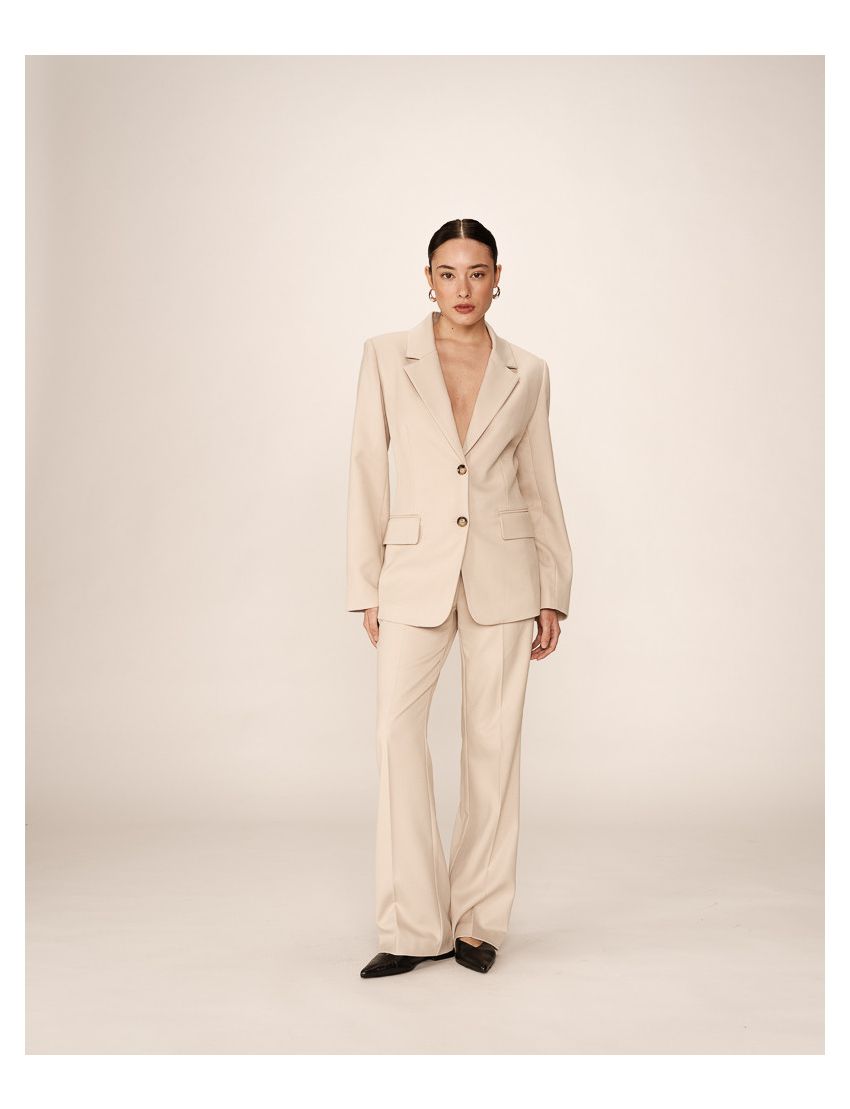 BLAZER REGULAR DE LAPELAS MANGAS LARGAS