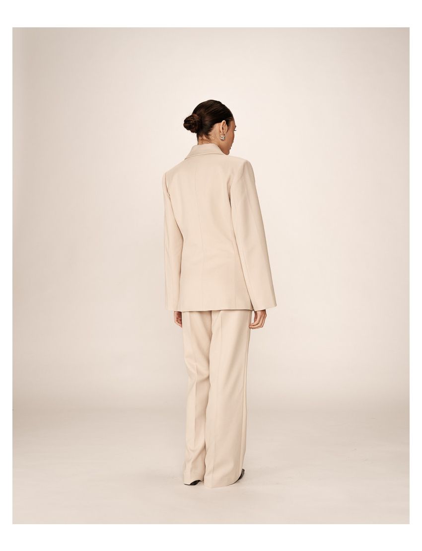 BLAZER REGULAR DE LAPELAS MANGAS LARGAS